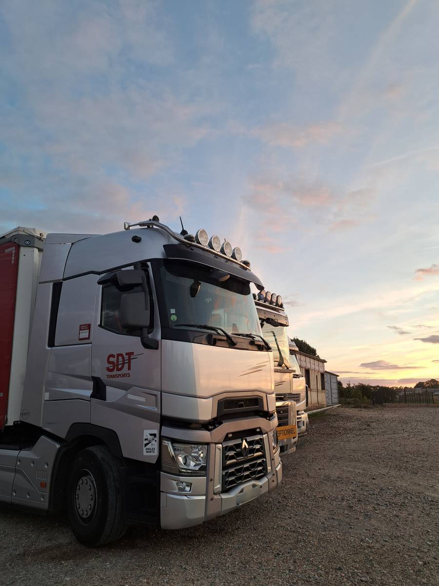 Transport de marchandises, camions-citernes & convois exceptionnels en Normandie